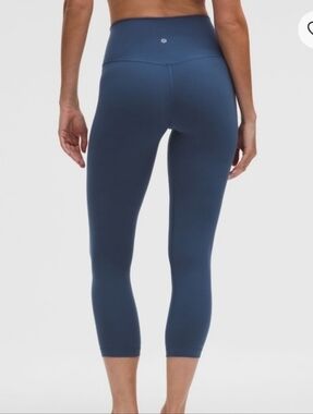 New Lululemon Women's Blue Cropped Capri Yoga Leggings Size 8